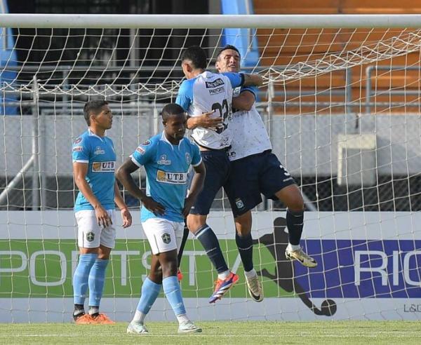 San Antonio vuelve a perder en casa