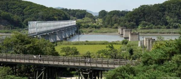 Norcorea destruye carreteras y  vías férreas hacia Corea del Sur