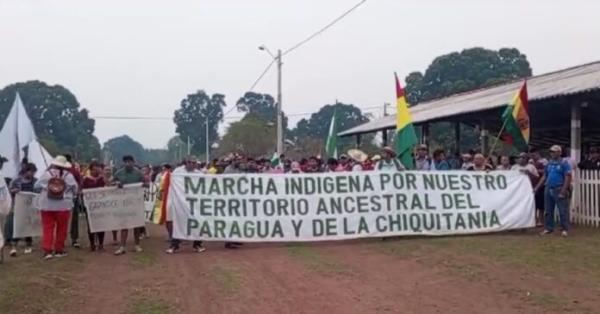 Indígenas de Alto Paraguá continúan marcha hacia San Ignacio de Velasco