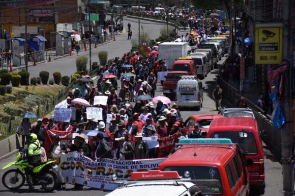 La Paz colapsa por marchas,  bloqueos y problemas sociales