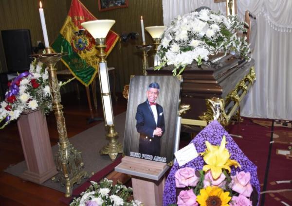 Hugo Pozo es velado en Salón de Honor del Teatro Municipal