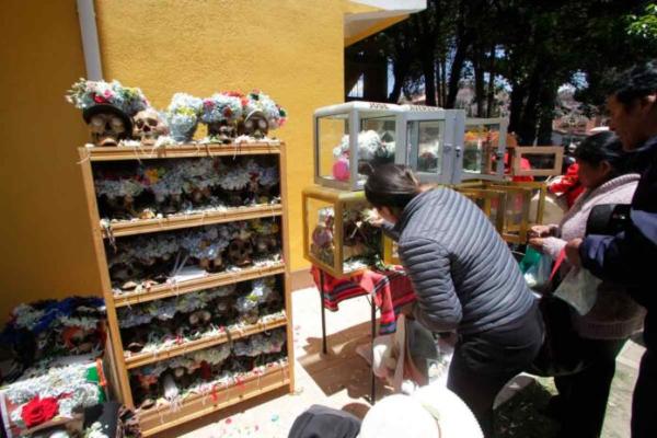 Ñatitas: creyentes pidieron  protección, salud y trabajo