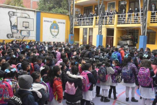 Inicia preinscripción para colegios de alta demanda