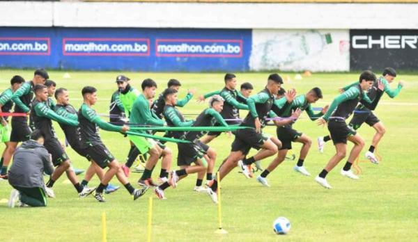 Bolivia va por la hazaña con un equipo inédito