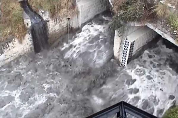 Lluvia provoca incremento  del caudal en dos afluentes