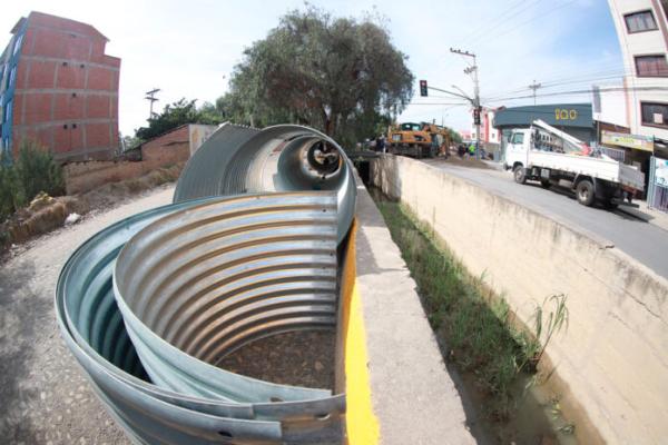 Instalan estructura hidráulica para evitar inundaciones