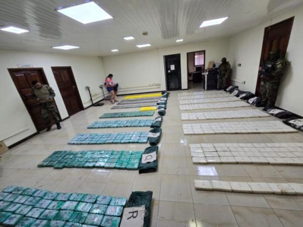 Investigan hallazgo de más de  650 kilos de cocaína en Beni