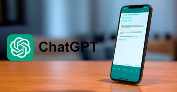 ChatGPT ya está disponible en WhatsApp: así puedes añadirlo como contacto para chatear o consultar a la IA desde tu celular