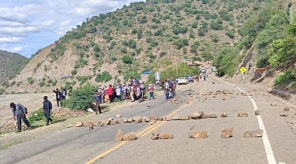 Suspenden bloqueo en ruta Sucre-Cochabamba