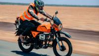 La moto eléctrica africana que recorrió 6.000 km solo con energía solar