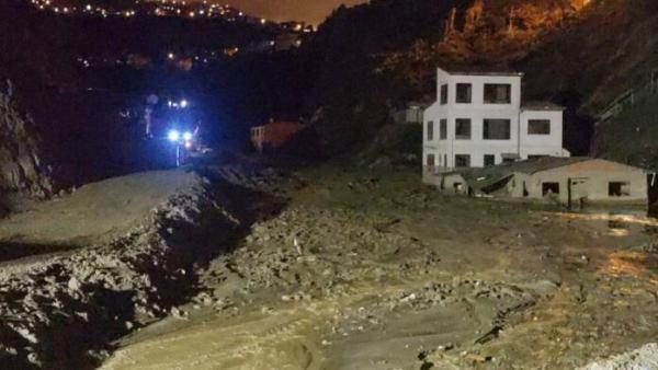 La mazamorra ingresa nuevamente  a Bajo Llojeta tras una intensa lluvia