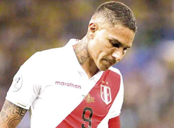 PAOLO GUERRERO SIGUE PENSANDO EN EL RETIRO