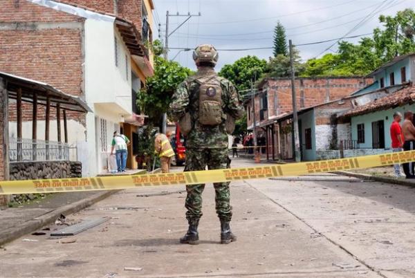 ELN confirma secuestro de dos personas en Colombia