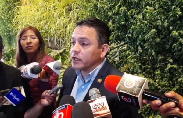 Reprochan que Morales pasee libre  pese a graves denuncias en su contra