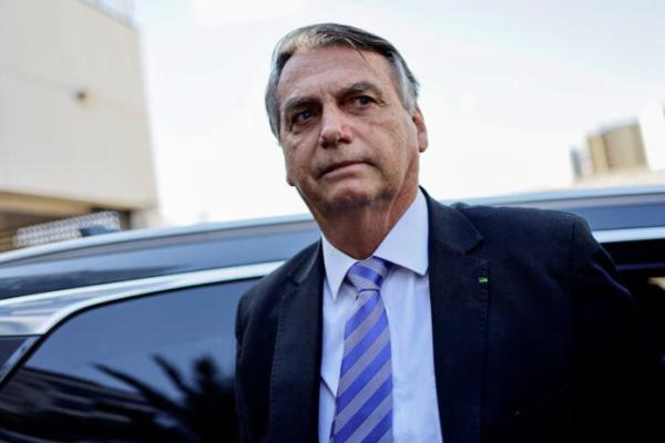 Justicia rechaza permiso de viaje a Bolsonaro para posesión de Trump