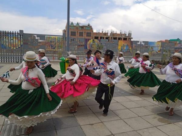 Desfile cultural cerrará vías en el centro paceño este miércoles. (19:15)