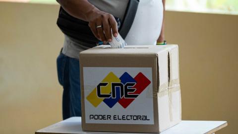 Fijan elecciones parlamentarias y  regionales para abril en Venezuela