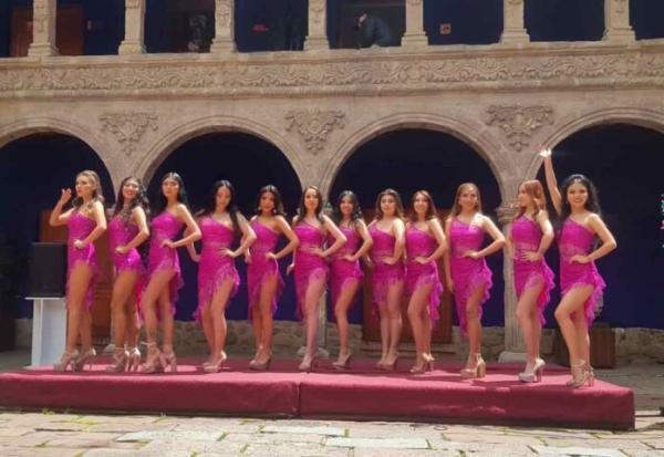 Presentan a 12 candidatas a Reina del Carnaval Paceño