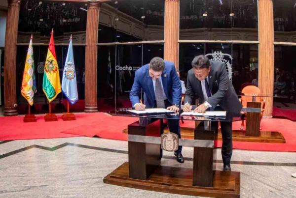 Alcaldía y UMSS firman convenio de cooperación