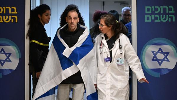 Hamás libera a tres rehenes israelíes con “desnutrición”