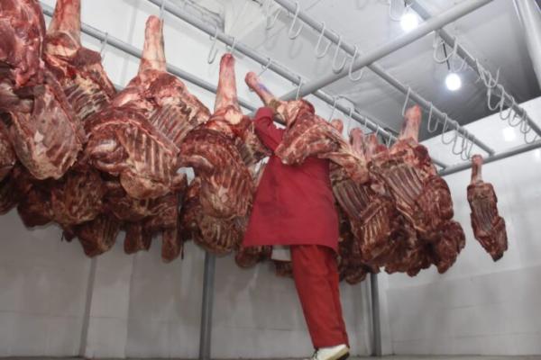 Gobierno convoca a reunión  a comercializadores de carne