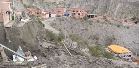 La Paz: Deslizamiento en Las Retamas: Viviendas y vías en riesgo. (17:25)