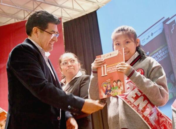 Presentan segundo Diccionario  de la Lengua de Señas Boliviana