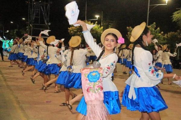 Agrupaciones de Santa Cruz y Argentina  se suman a fiesta de comadres en Tarija